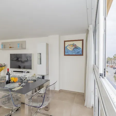 Cubo's Oceanview & Free Parking Appartement