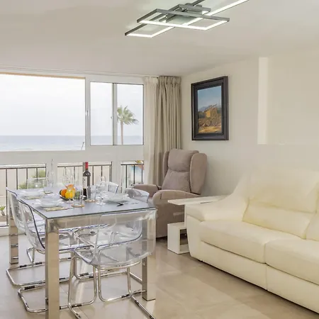 Cubo's Oceanview & Free Parking