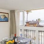 Cubo's Oceanview & Free Parking 에스테포나