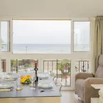 Cubo's Oceanview & Free Parking 에스테포나