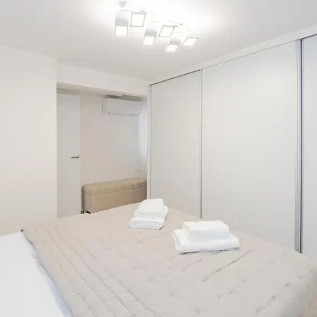Cubo's Oceanview & Free Parking Апартаменти *