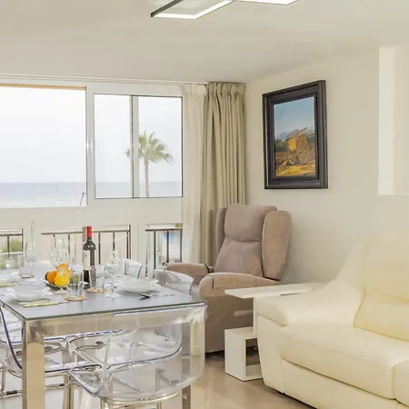 Апартаменти Cubo's Oceanview & Free Parking *