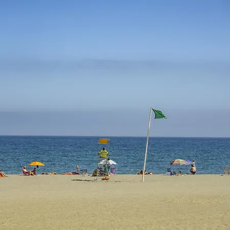 Cubo's Oceanview & Free Parking Апартаменти *