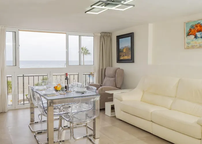 Cubo's Oceanview & Free Parking