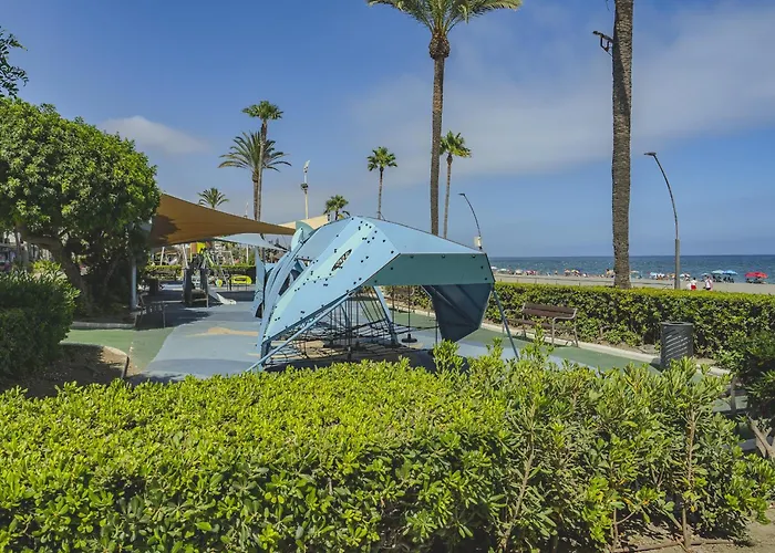 Cubo's Oceanview & Free Parking Apartment