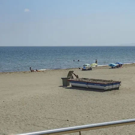 Cubo's Oceanview & Free Parking *