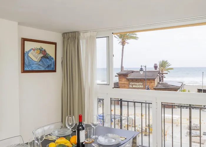 Cubo's Oceanview & Free Parking Estepona