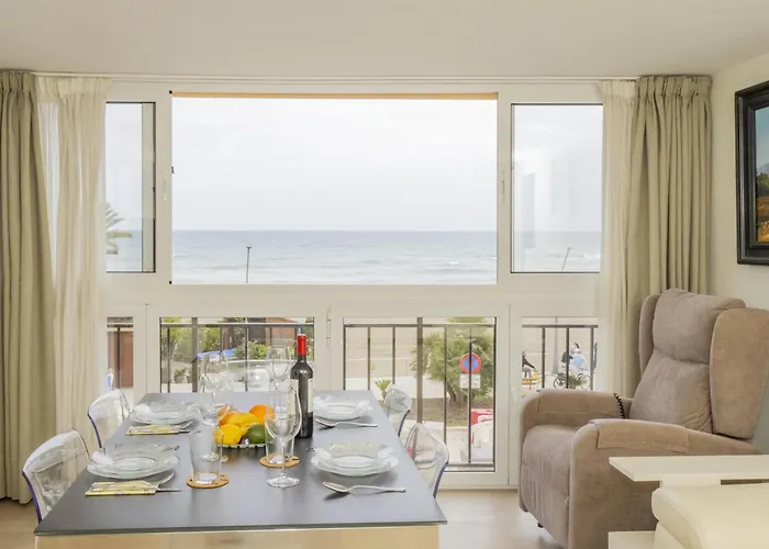 Cubo's Oceanview & Free Parking Estepona