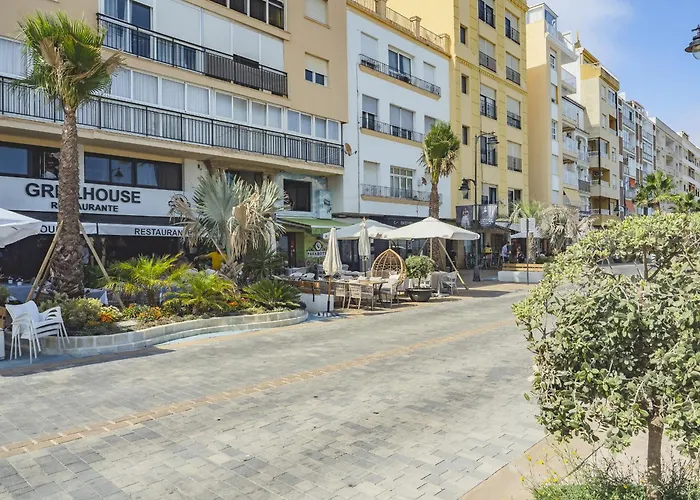 Cubo's Oceanview & Free Parking Estepona